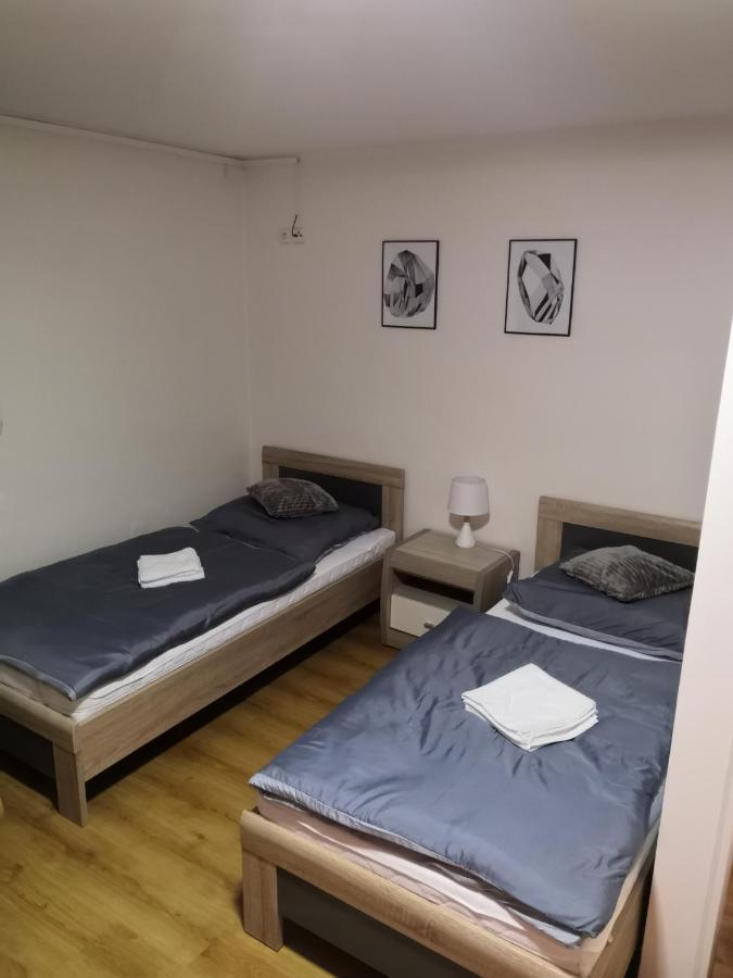 Penzion Ubytovani U Parku S Parkovistem Česká Lípa Bagian luar foto