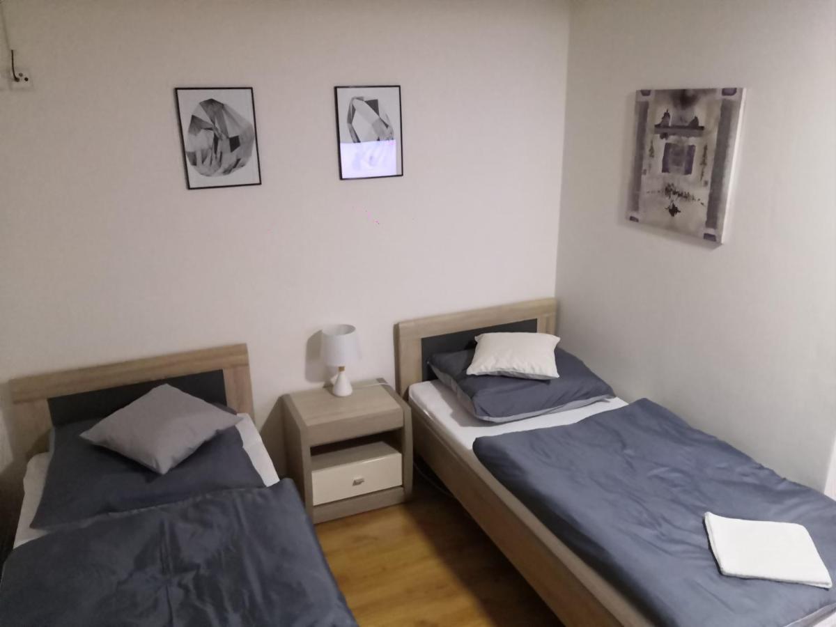 Penzion Ubytovani U Parku S Parkovistem Česká Lípa Ruang foto