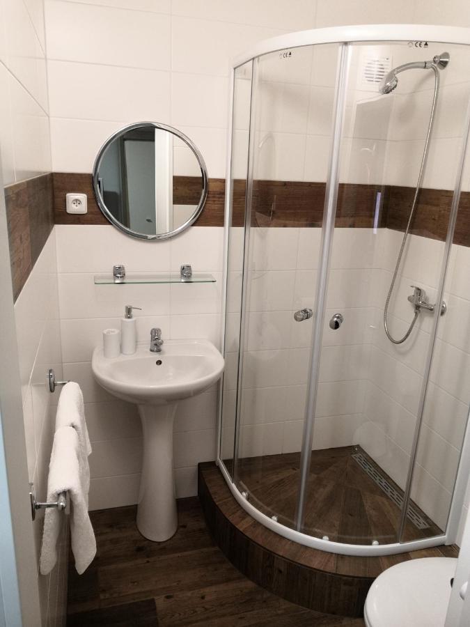 Penzion Ubytovani U Parku S Parkovistem Česká Lípa Bagian luar foto