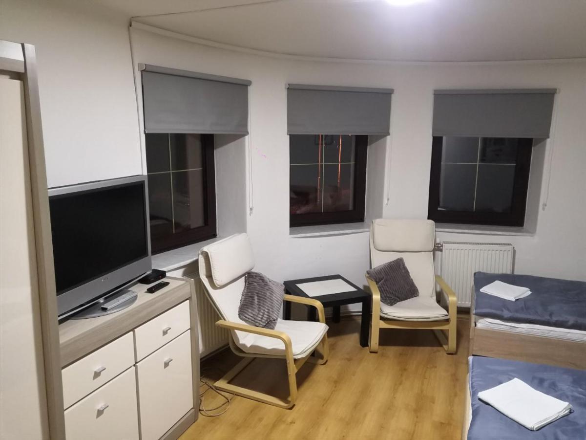 Penzion Ubytovani U Parku S Parkovistem Česká Lípa Bagian luar foto