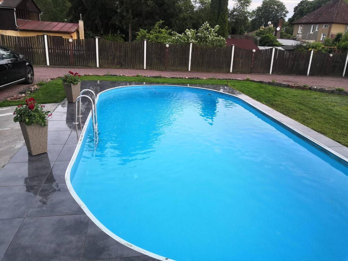 Penzion Ubytovani U Parku S Parkovistem Česká Lípa Bagian luar foto